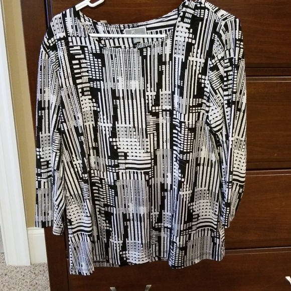 Dress top, black and white - Picture 1 of 2